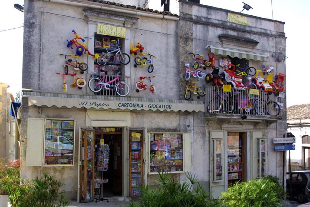 The Noto bicylcle shop with its unique facade.
